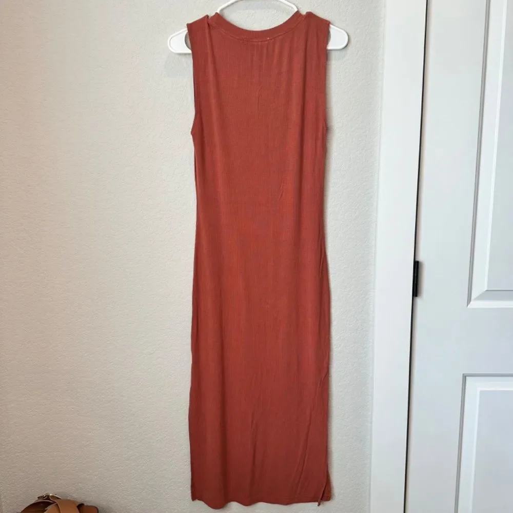 WEWOREWHAT Rust Brown Ribbed Stretchy Crew Neck Midi Dress - Size M - EUC